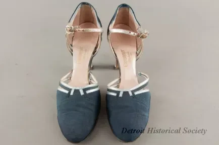 Shoe