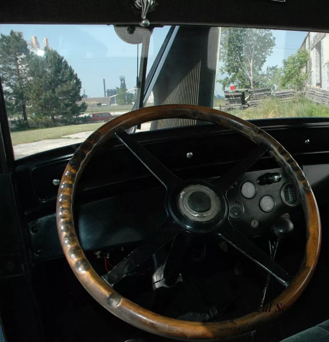Automobile