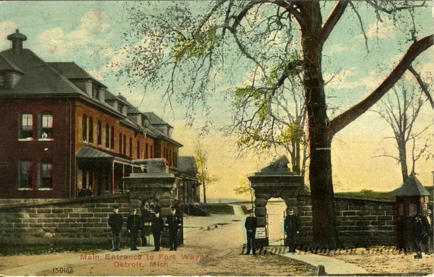 Postcard - Main Entrance to Fort wayne, Detroit, Mich.