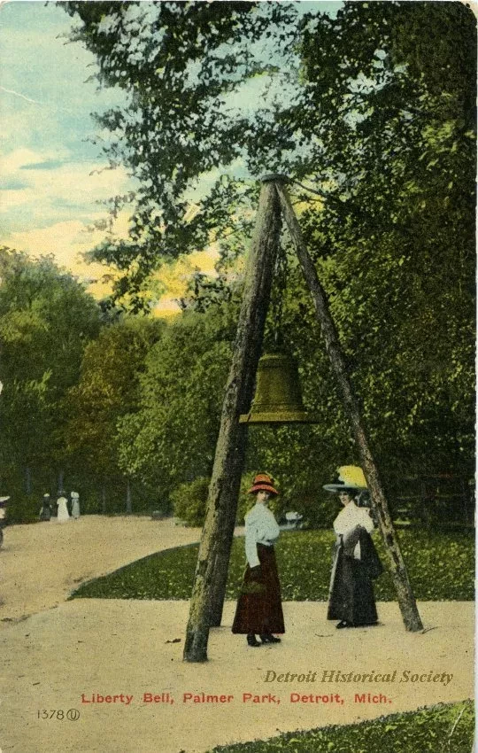 Postcard - Liberty Bell, Palmer Park, Detroit, Mich.