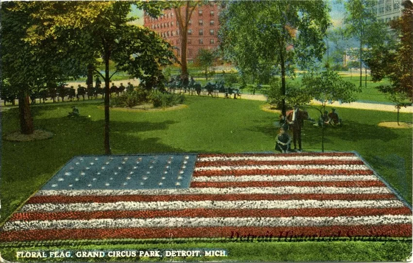 Postcard - Floral Flag, Grand Circus Park, Detroit, Mich.