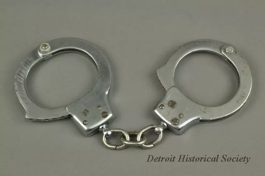 Handcuff