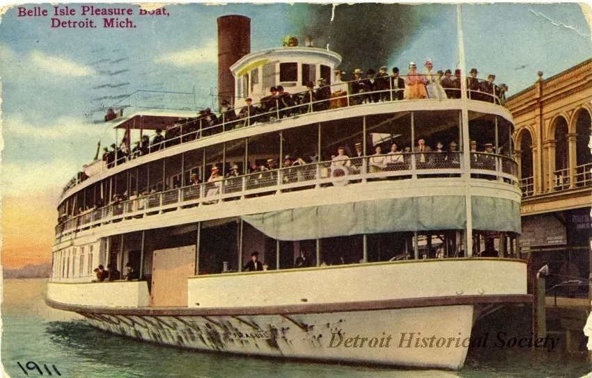 Postcard - Belle Isle Pleasure Boat, Detroit, Mich.
