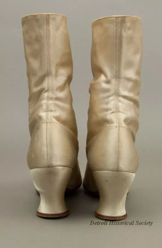 Shoe