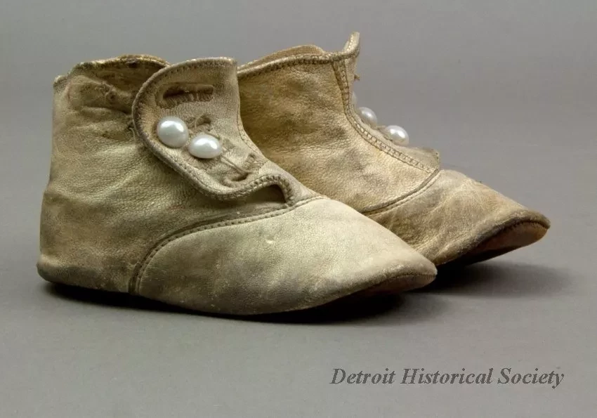 Shoe