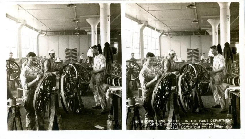 Stereograph - Finishing Wheels In The Paint Department Of The Hudson Motor Car Company, Hudson Motor Car Co, Detroit, USA