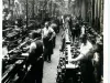 Stereograph - Battery Of Crank Shaft Machines In The Background, Hudson Motor Car Co, Detroit, USA